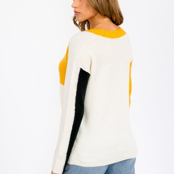 Color Block Knit Sweater - Picture 11 of 13